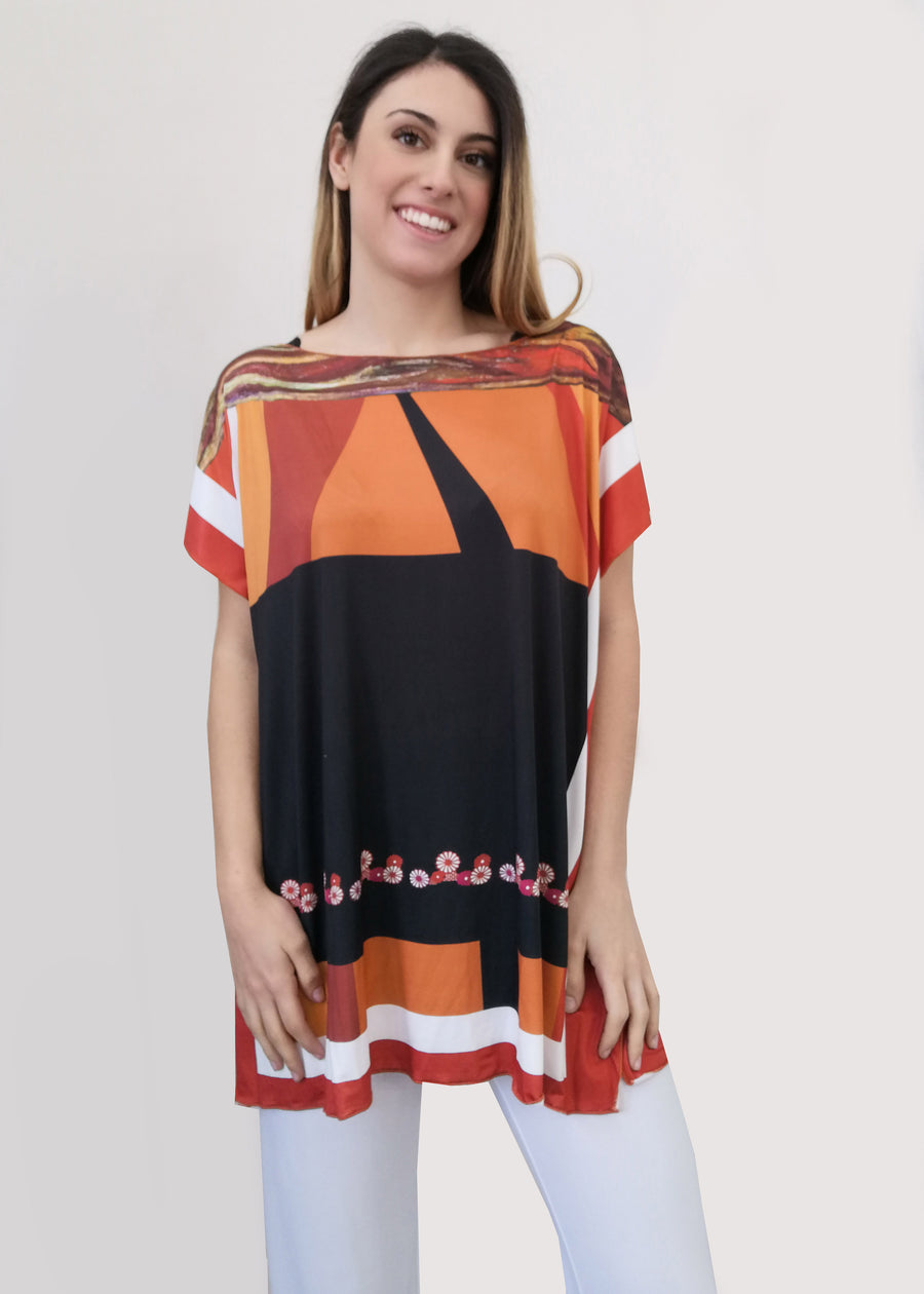 Maxi Maglia arancio, morbida e confortevole, in maglina. Mettibile come copricostume o con dei pantaloni a palazzo come maglia over. Danno un tocco di classe e sono comode e sempre di tendenza. Non si stirano e sono perfette per chi viaggia. Taglia unica.